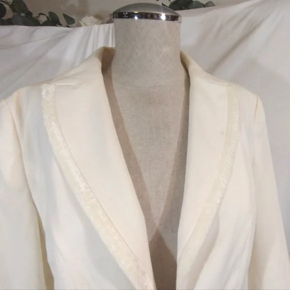 Apostrophe Women Blazer, Ivory, Spread Collar Velour Trim Pckts/Embroid Bttn,6-8 - Picture 5 of 13